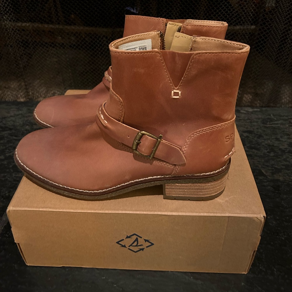 Sperry Women’s Seaport Storm Short Shackle Boots, size 7.5, NWT